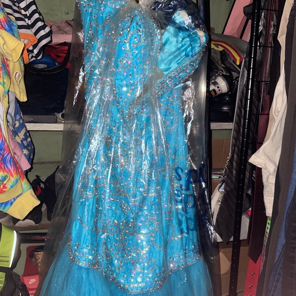 Blue prom dress - Picture 4 of 4